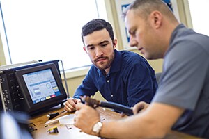 半导体特定的焊接实践培训至关重要