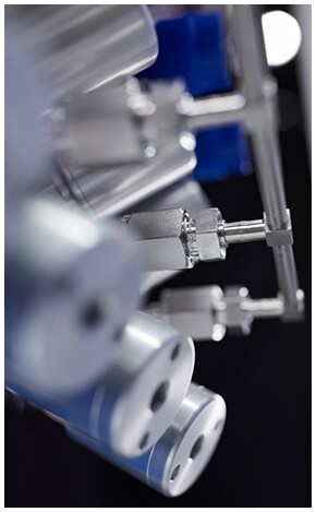 Ultrahigh-purity fluid system