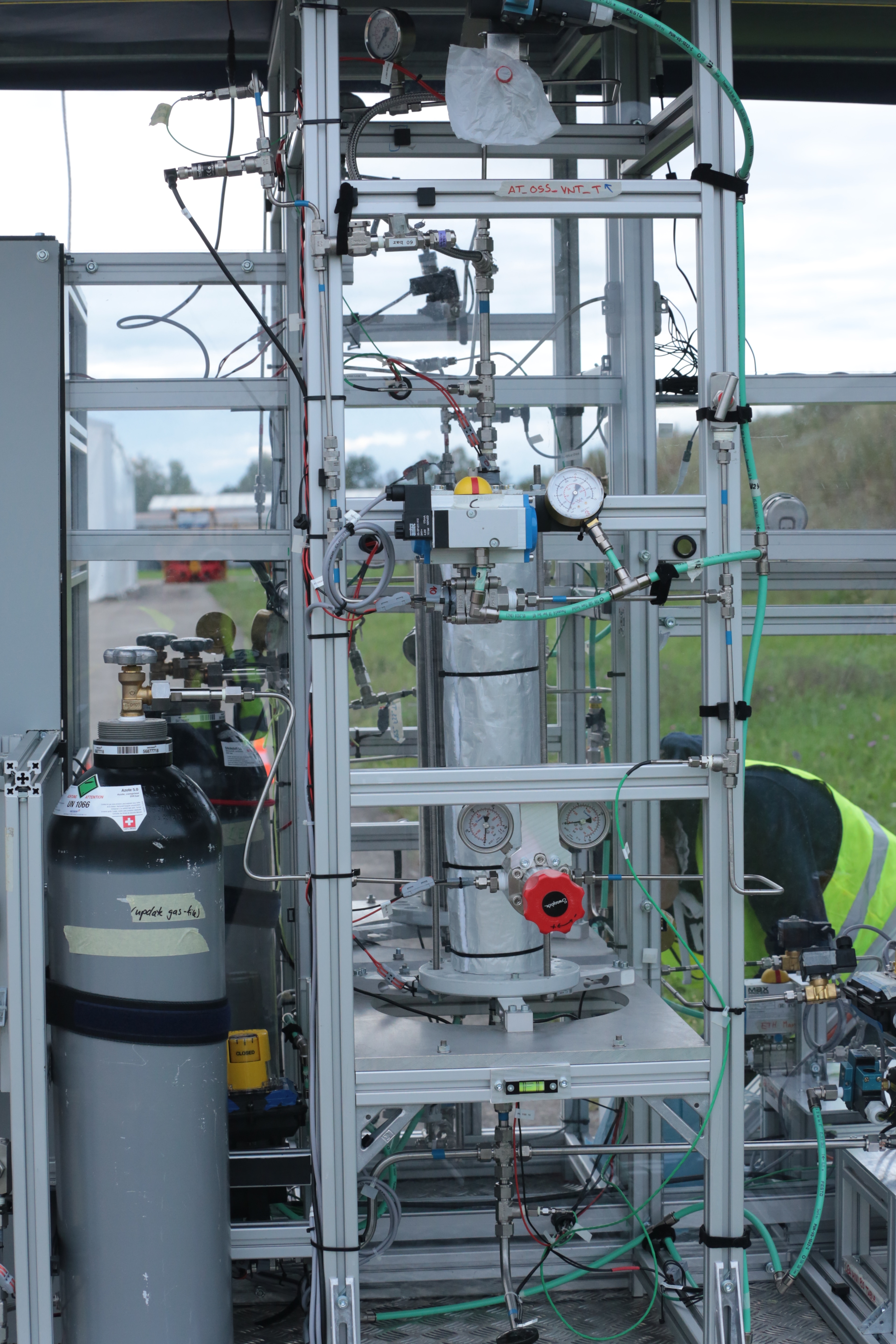 Test bench for rocket with Swagelok products