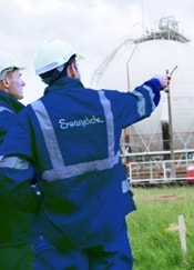 Swagelok field engineers at an LNG facility